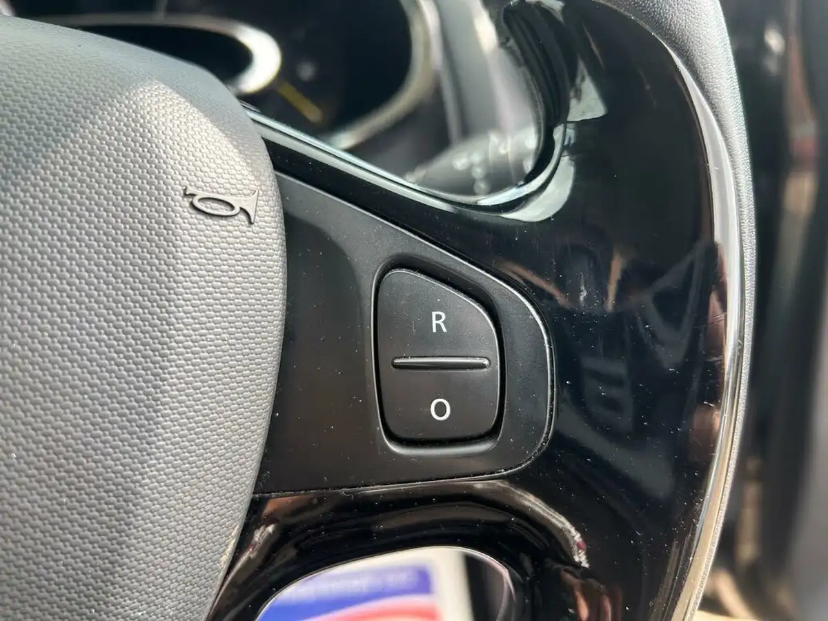2015-renault-clio-15dci-dynamique-s-medianav-edc-auto-big-46
