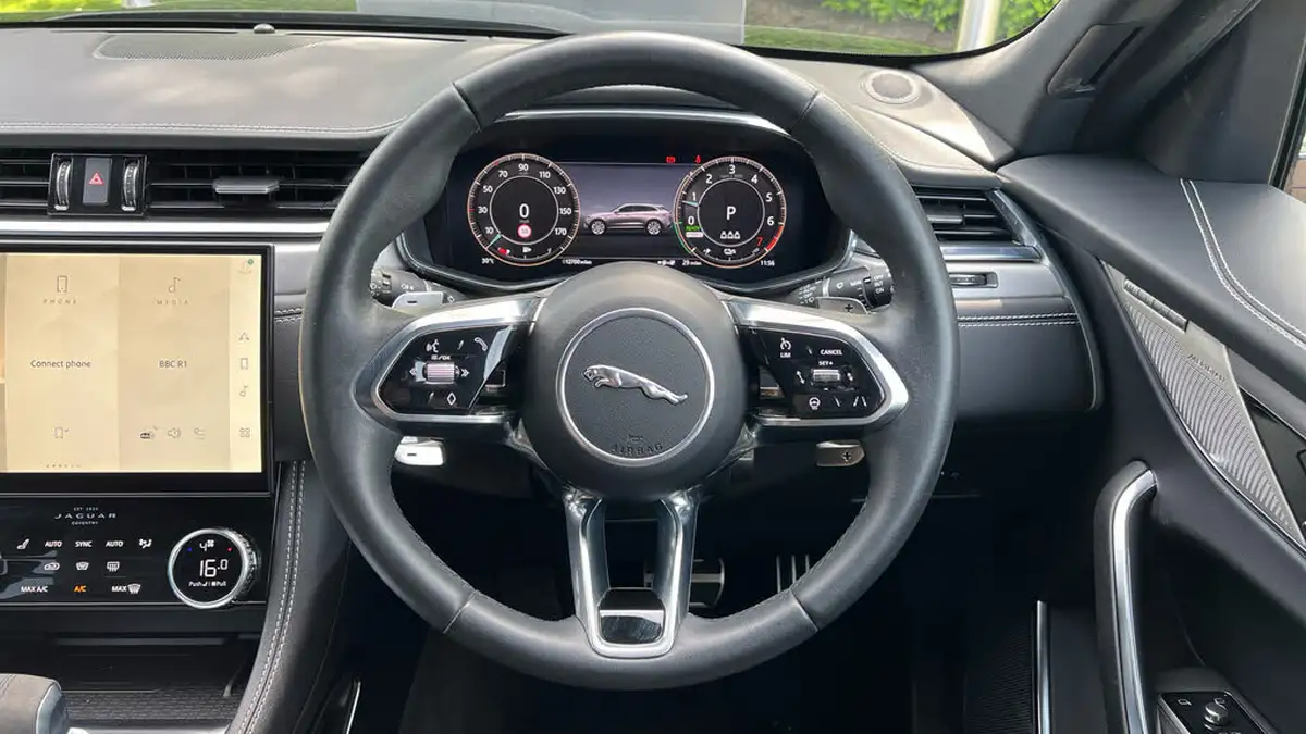 2023-jaguar-f-pace-20-p250-r-dynamic-se-black-big-14