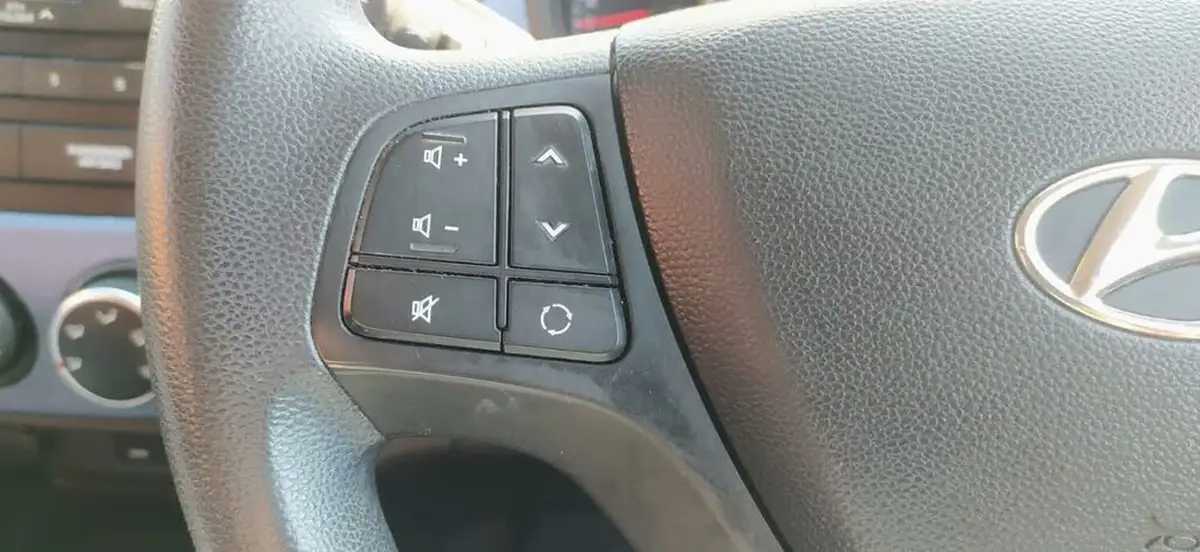 2014-hyundai-i10-10-se-big-35