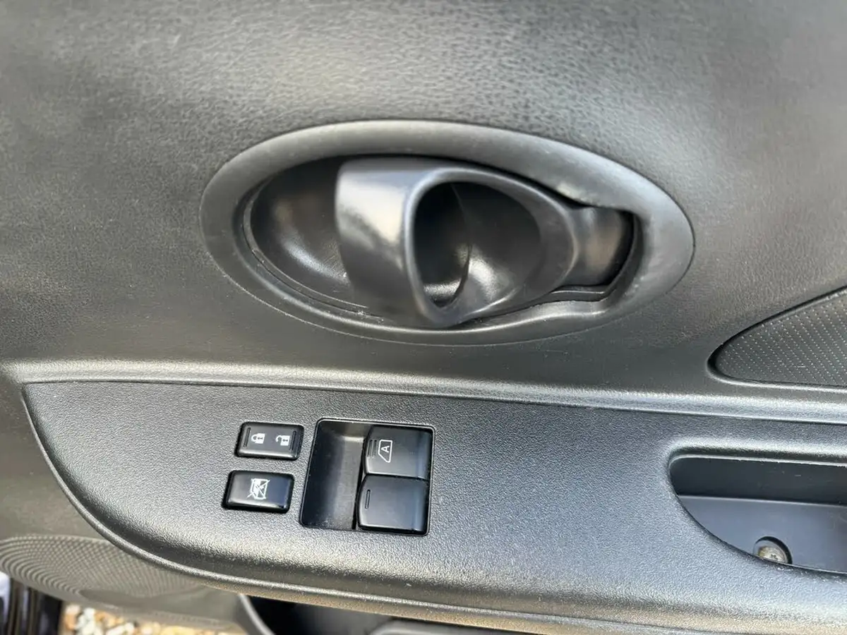 2016-nissan-micra-12-vibe-big-22