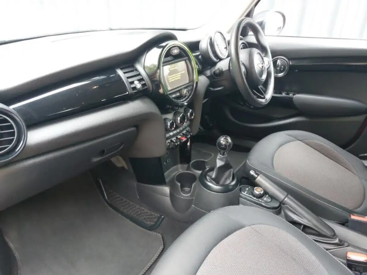 2015-mini-cooper-15-cooper-5d-big-4