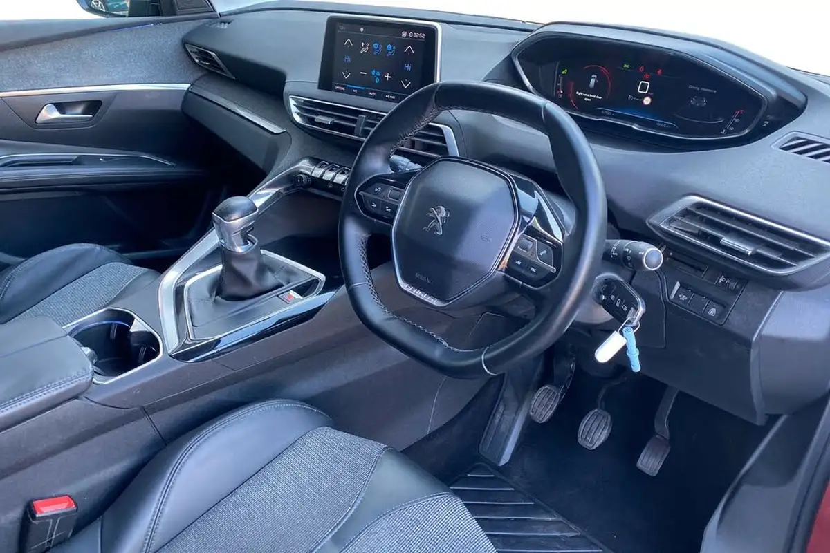 2017-peugeot-3008-suv-16-bluehdi-allure-big-9