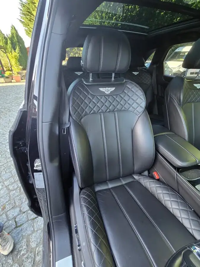 2019-bentley-bentayga-40-v8-big-30