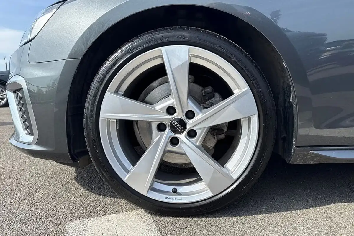 2024-audi-a4-20-35-tfsi-s-line-big-12