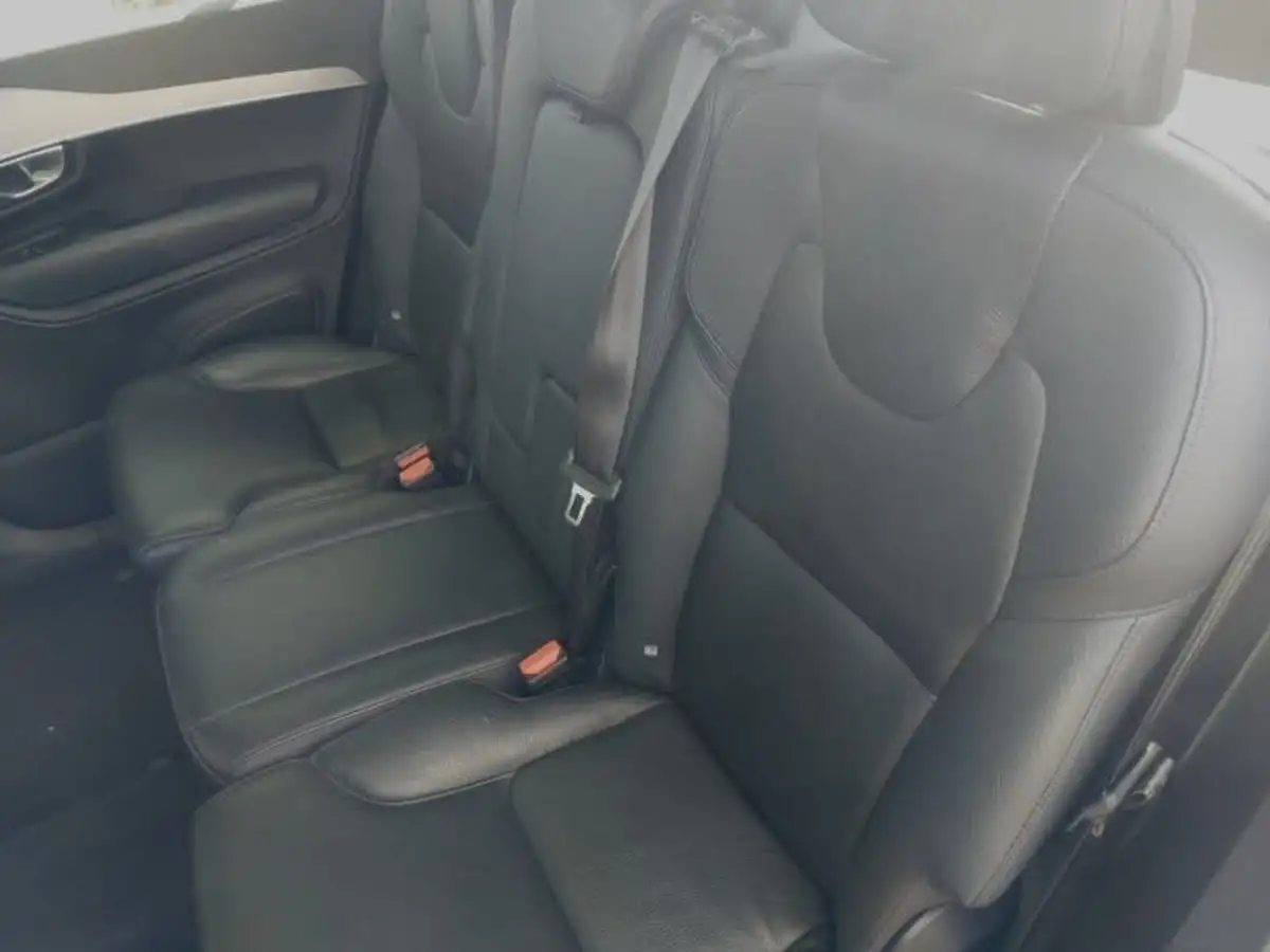 2022-volvo-xc90-20-b5-core-big-5