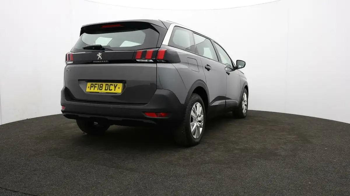2018-peugeot-5008-suv-12-puretech-active-big-74