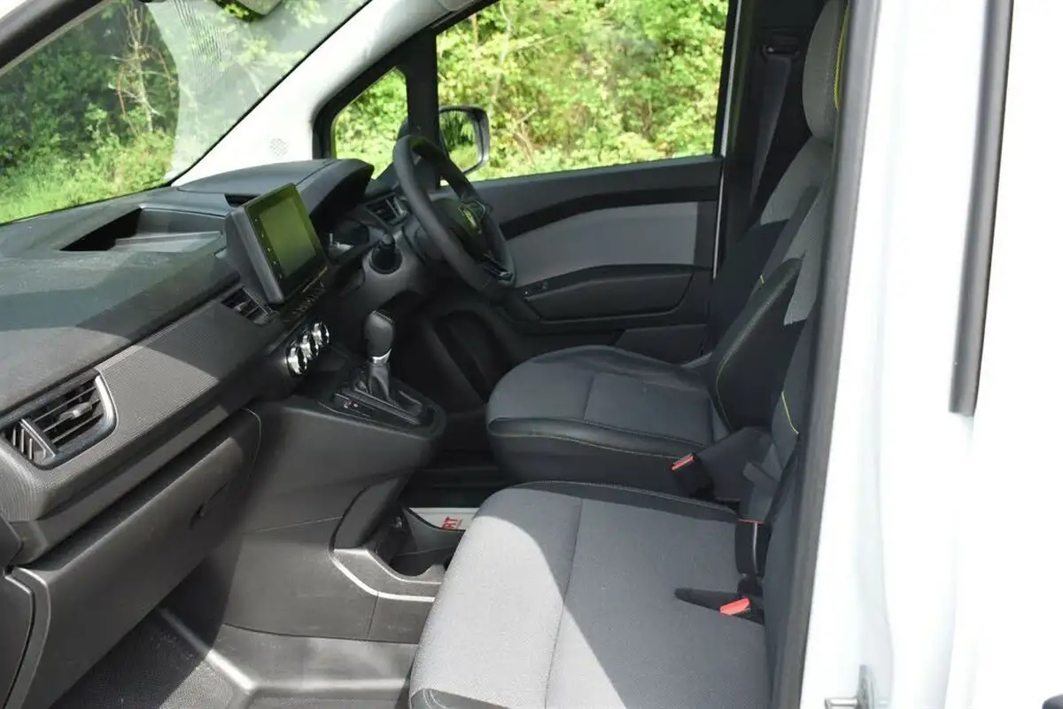 2024-renault-kangoo-e-ll21-e-tech-advance-rc-panel-big-16