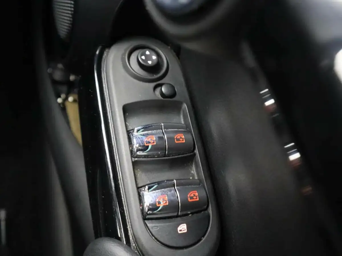 2022-mini-cooper-15-cooper-classic-hatchback-5d-auto-big-26