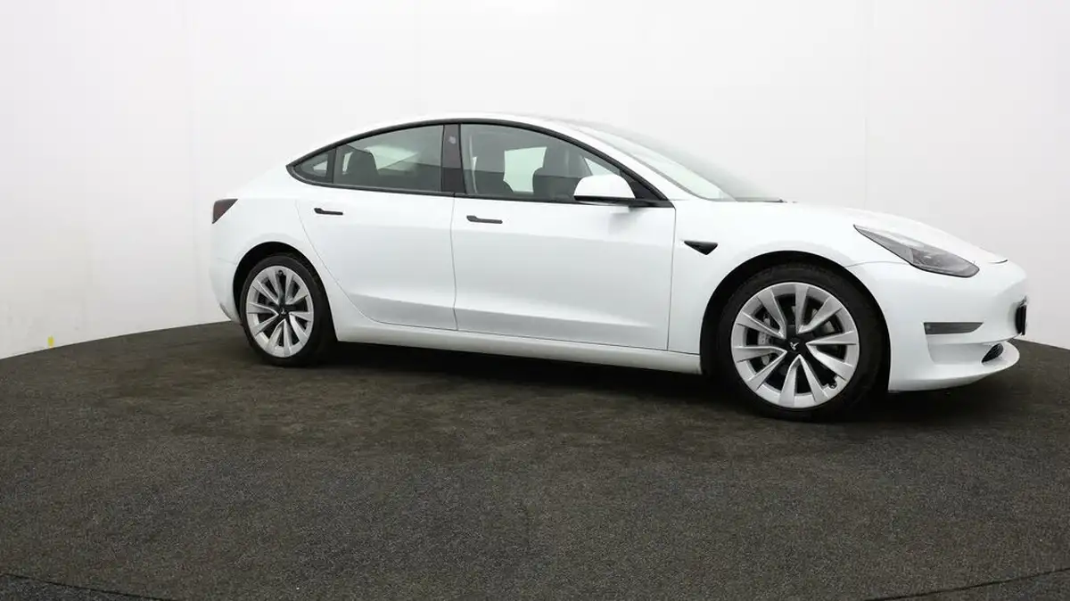 2021-tesla-model-3-e-long-range-awd-big-36