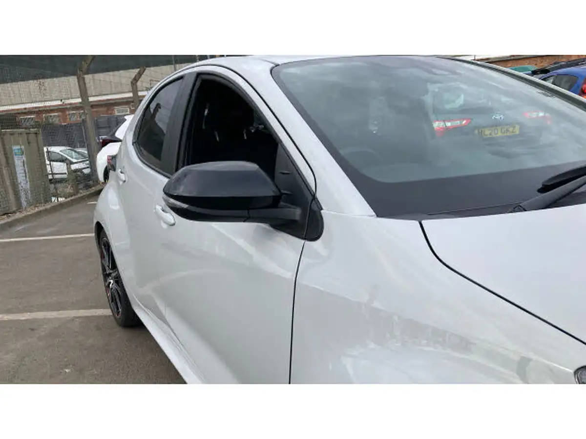 2023-toyota-yaris-15-vvt-i-gr-sport-114bhp-big-30