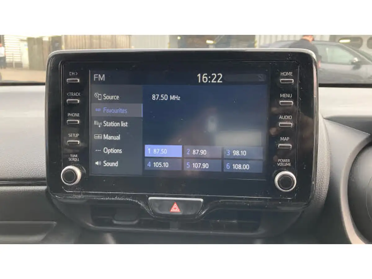2023-toyota-yaris-15-vvt-i-gr-sport-114bhp-big-6