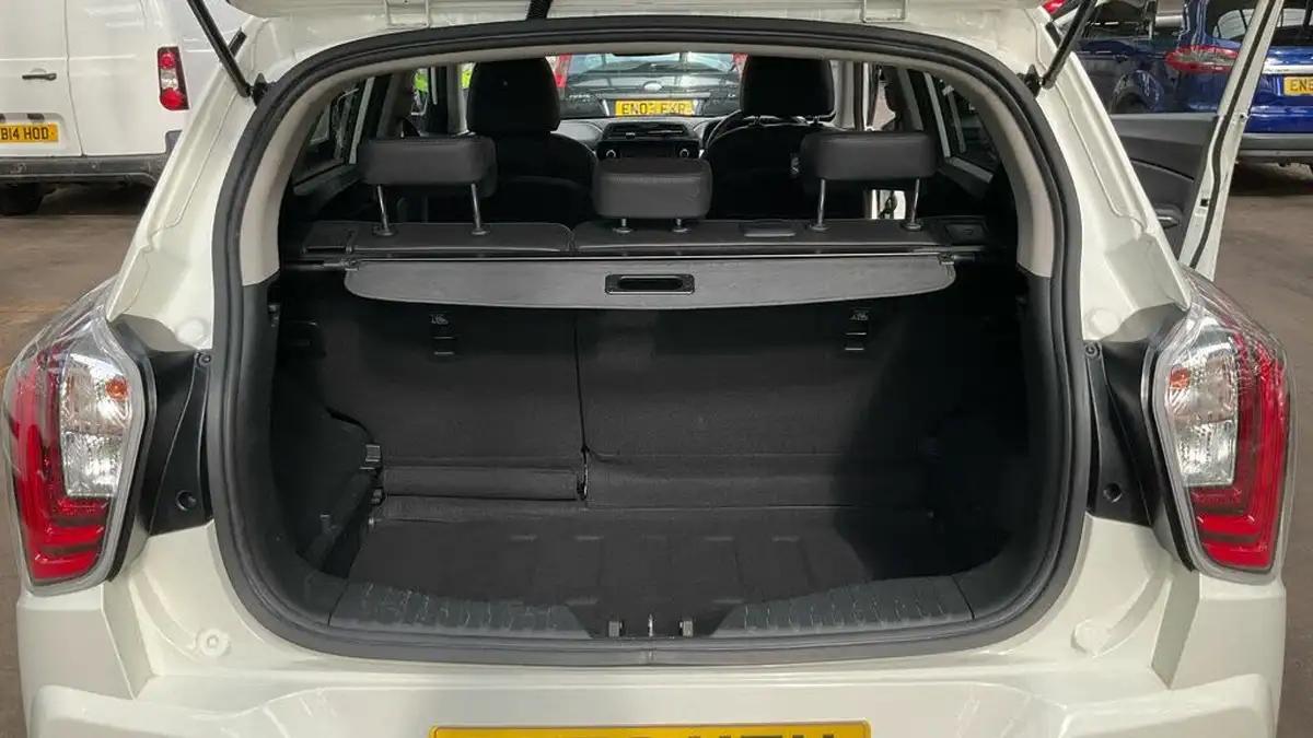 2024-kgm-ssangyong-tivoli-15-k40-big-6