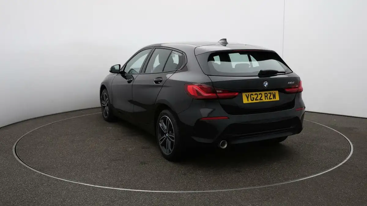 2022-bmw-1-series-15td-116d-sport-dct-big-53