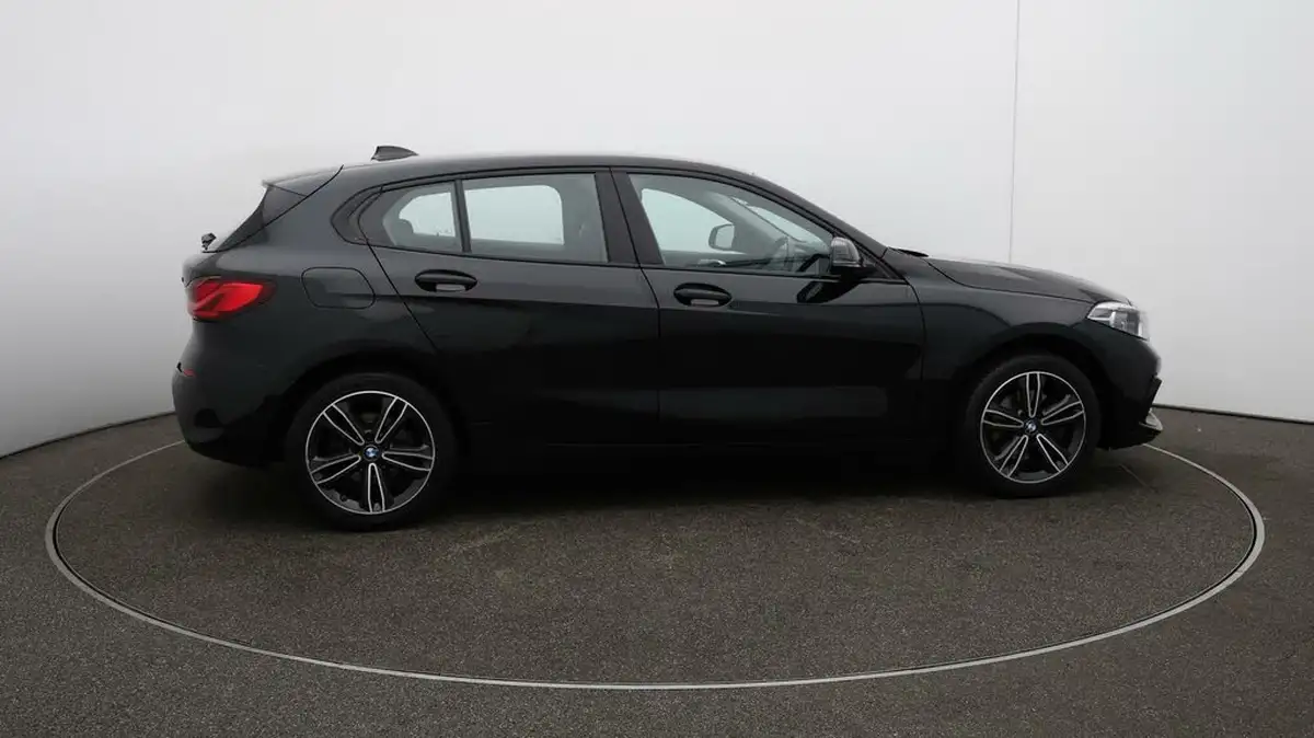 2022-bmw-1-series-15td-116d-sport-dct-big-8