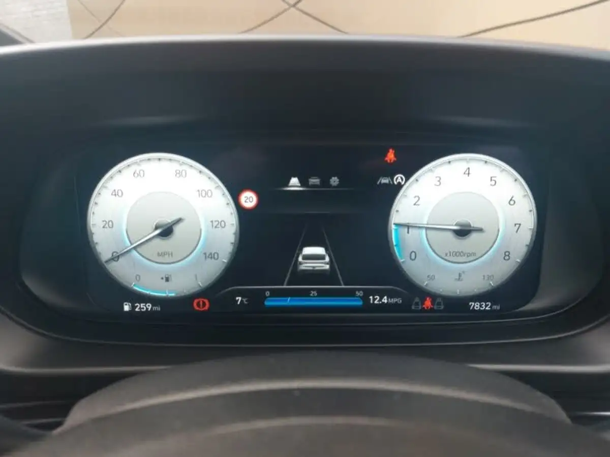 2024-hyundai-i20-10-t-gdi-advance-big-10