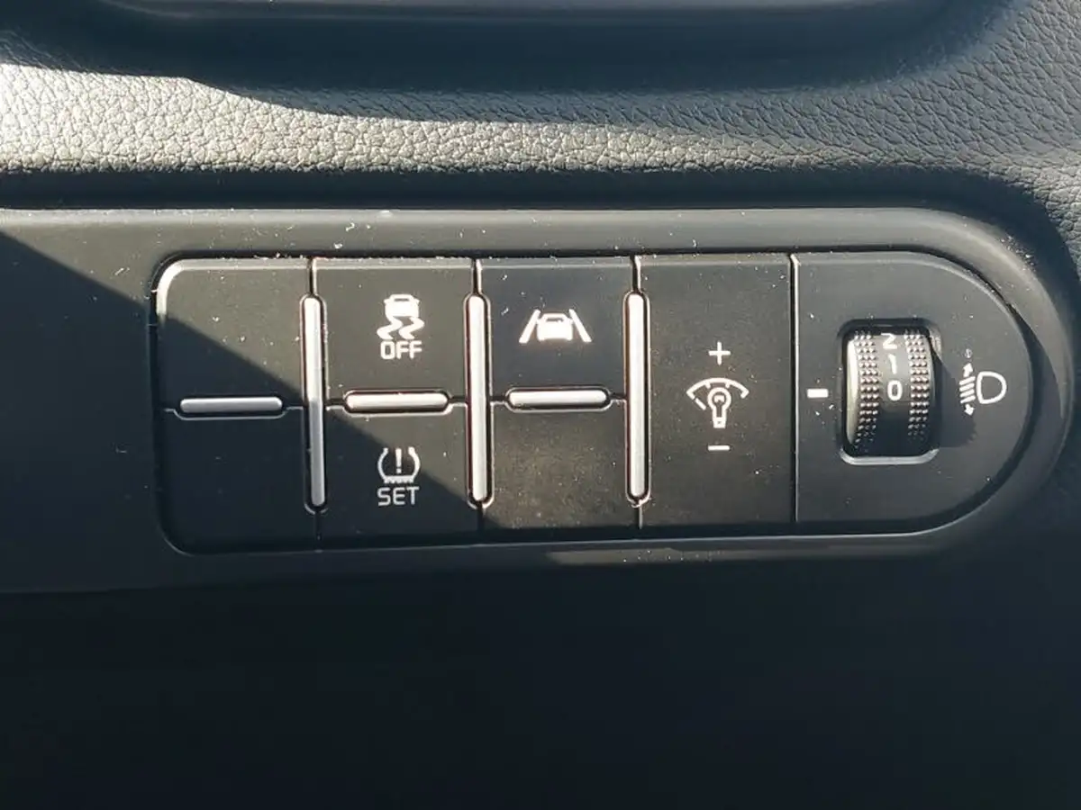 2023-kia-xceed-15-t-gdi-2-158bhp-big-12