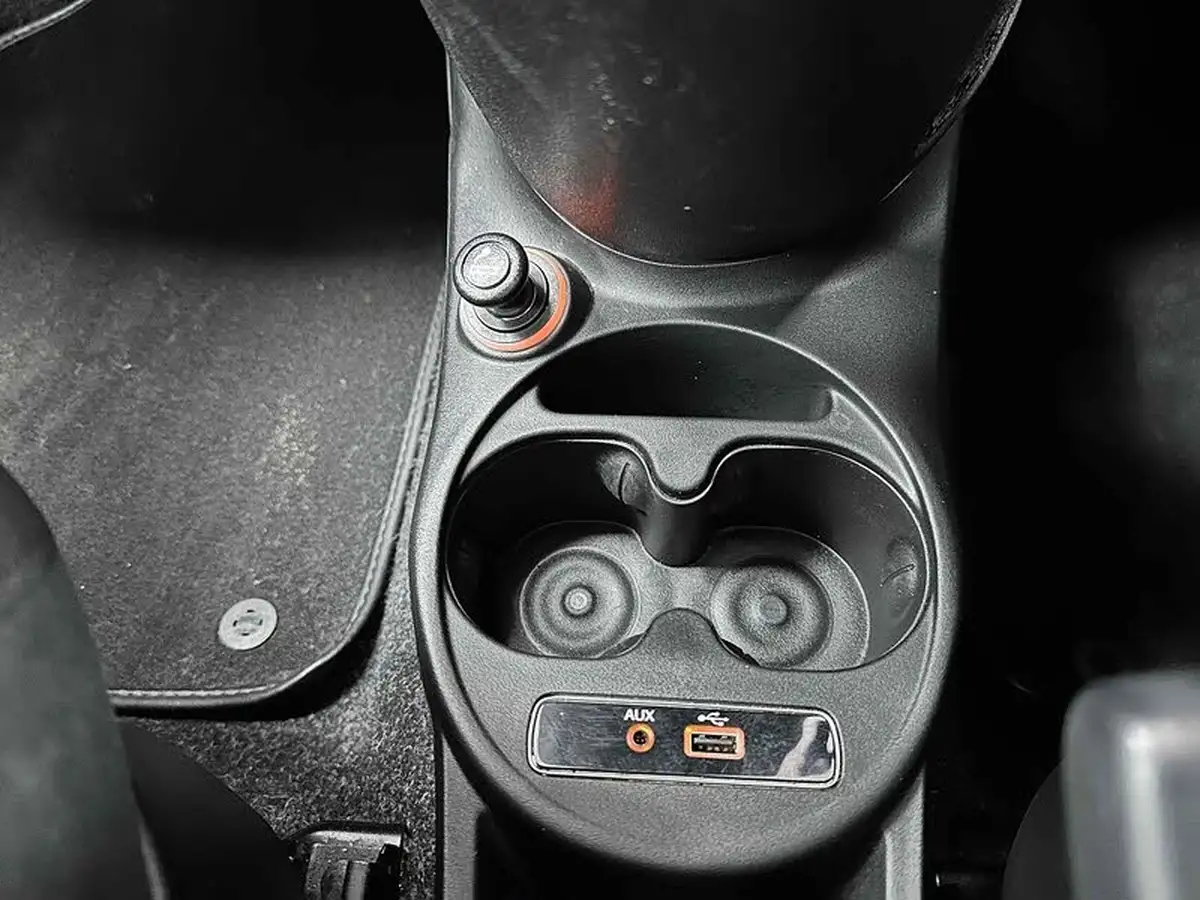 2016-abarth-595-14-tjet-big-25
