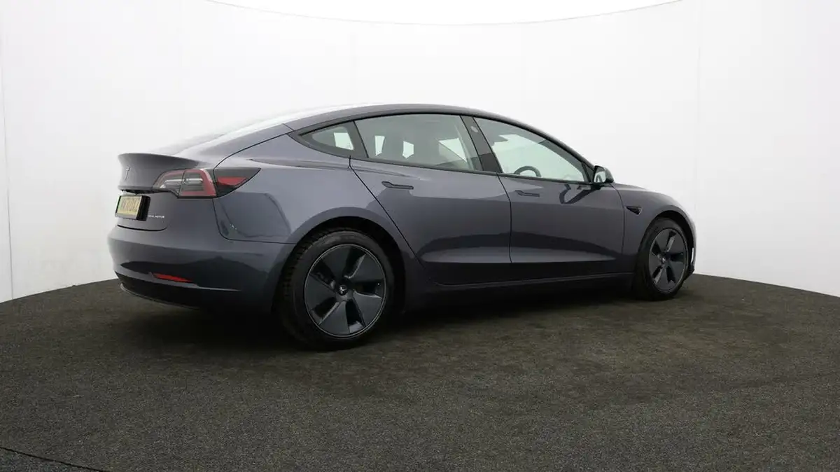 2021-tesla-model-3-e-long-range-awd-big-26