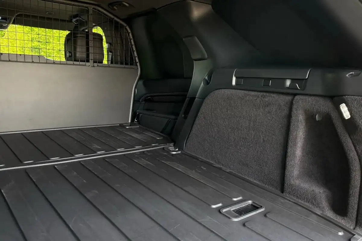 2025-land-rover-discovery-30-d350-commercial-se-big-36
