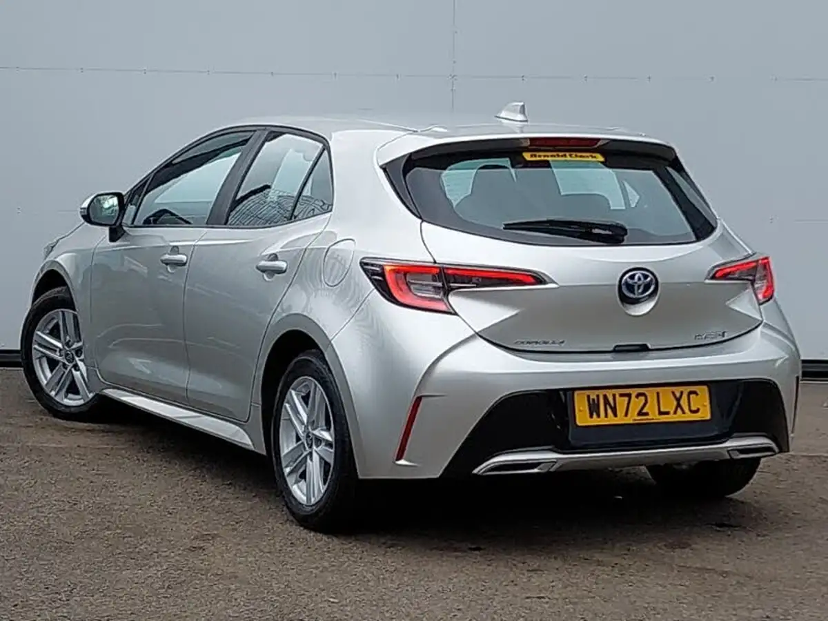 2022-toyota-corolla-20-vvt-i-icon-193bhp-hatchback-big-1