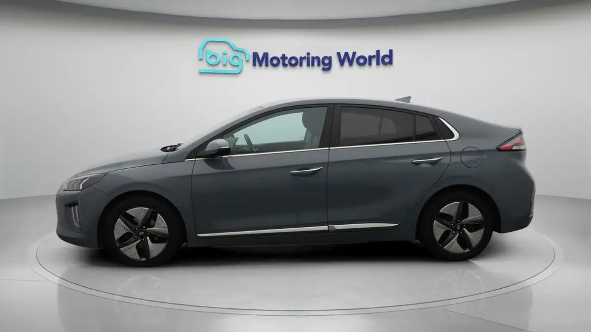 2021-hyundai-ioniq-16-gdi-premium-se-hybrid-big-4