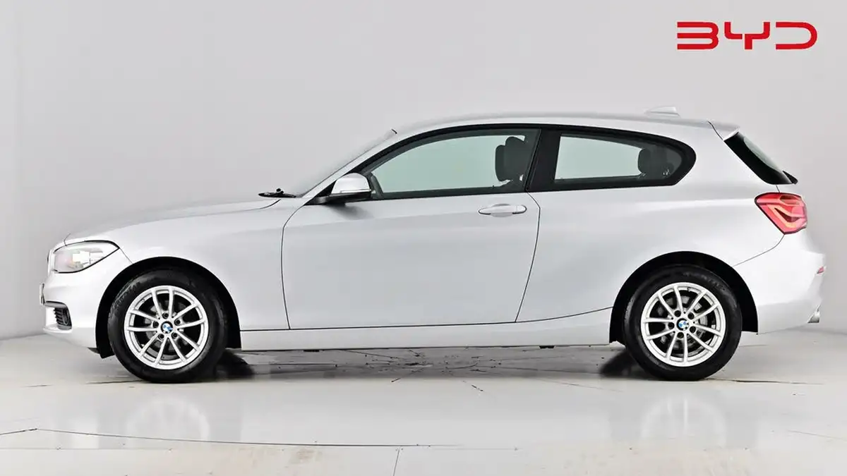 2017-bmw-1-series-20td-118d-se-3d-big-12