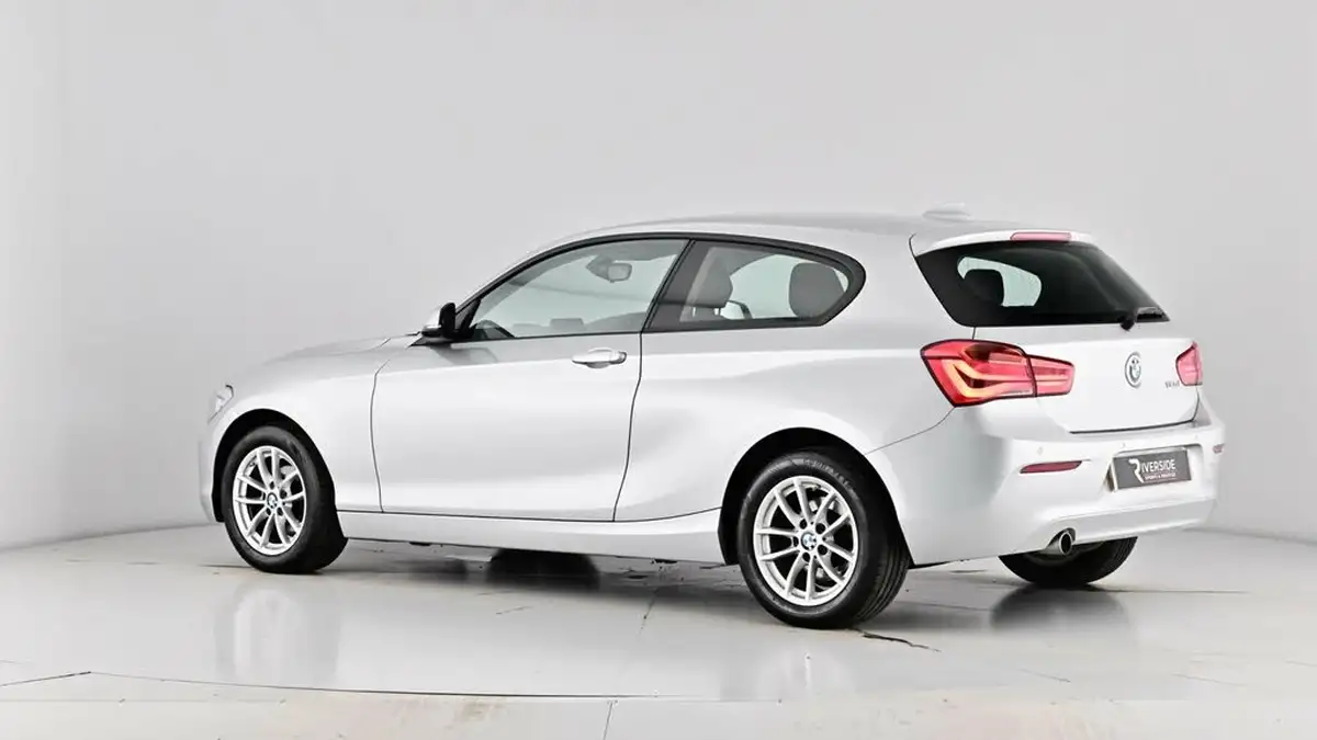 2017-bmw-1-series-20td-118d-se-3d-big-60