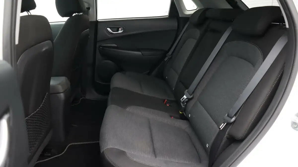2022-hyundai-kona-e-premium-204ps-64kwh-7kw-obc-big-16