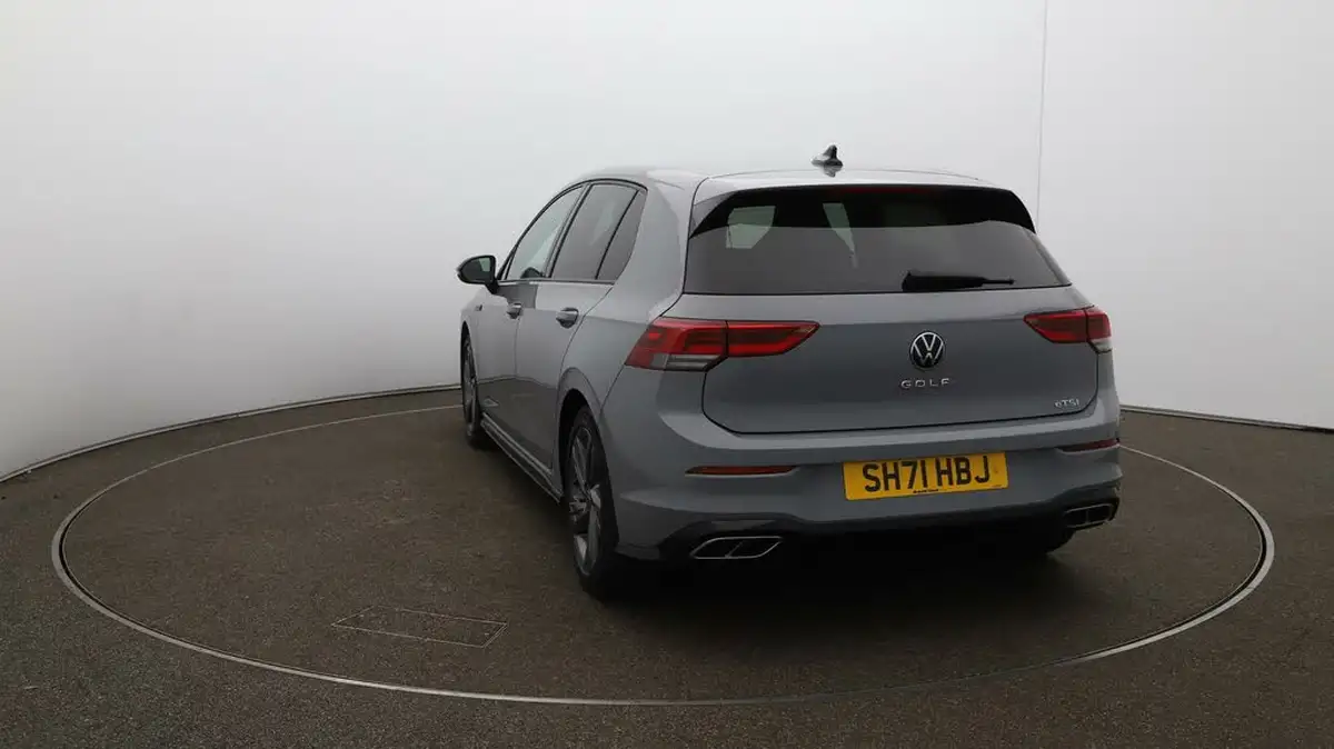 2021-volkswagen-golf-big-55