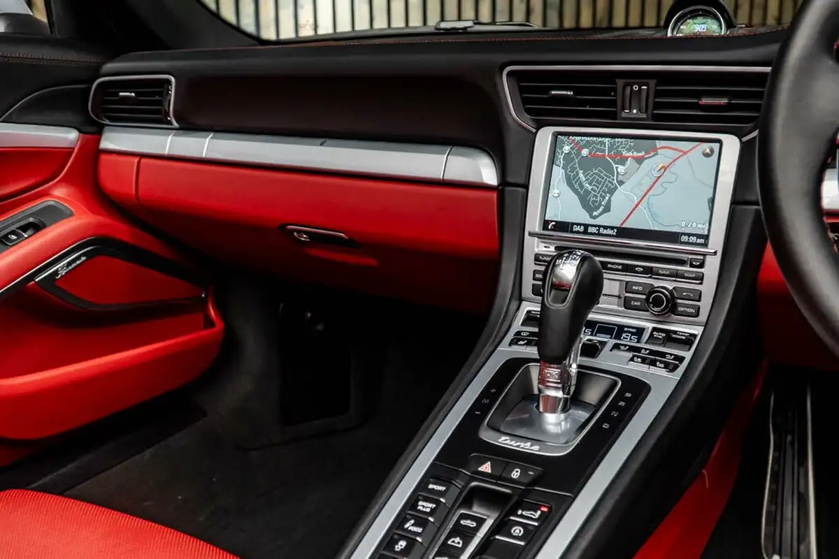 2014-porsche-911-38-turbo-s-coupe-big-25
