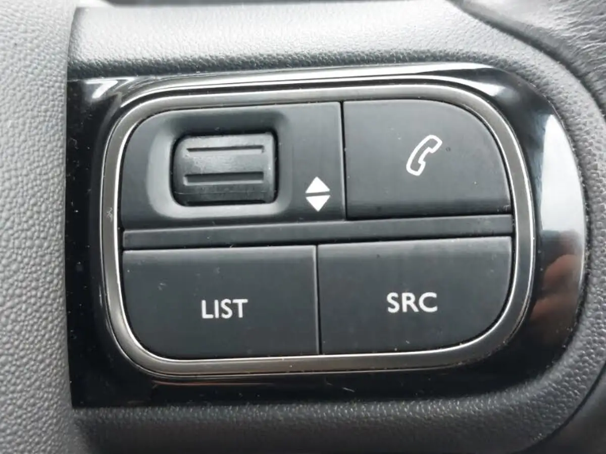 2021-citroen-c3-12-puretech-shine-83ps-big-14