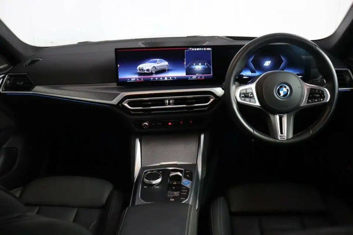 2023-bmw-i4-e-m50-big-7