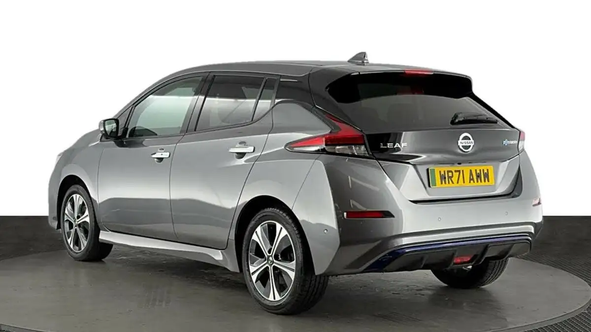 2021-nissan-leaf-e-e-tekna-big-5