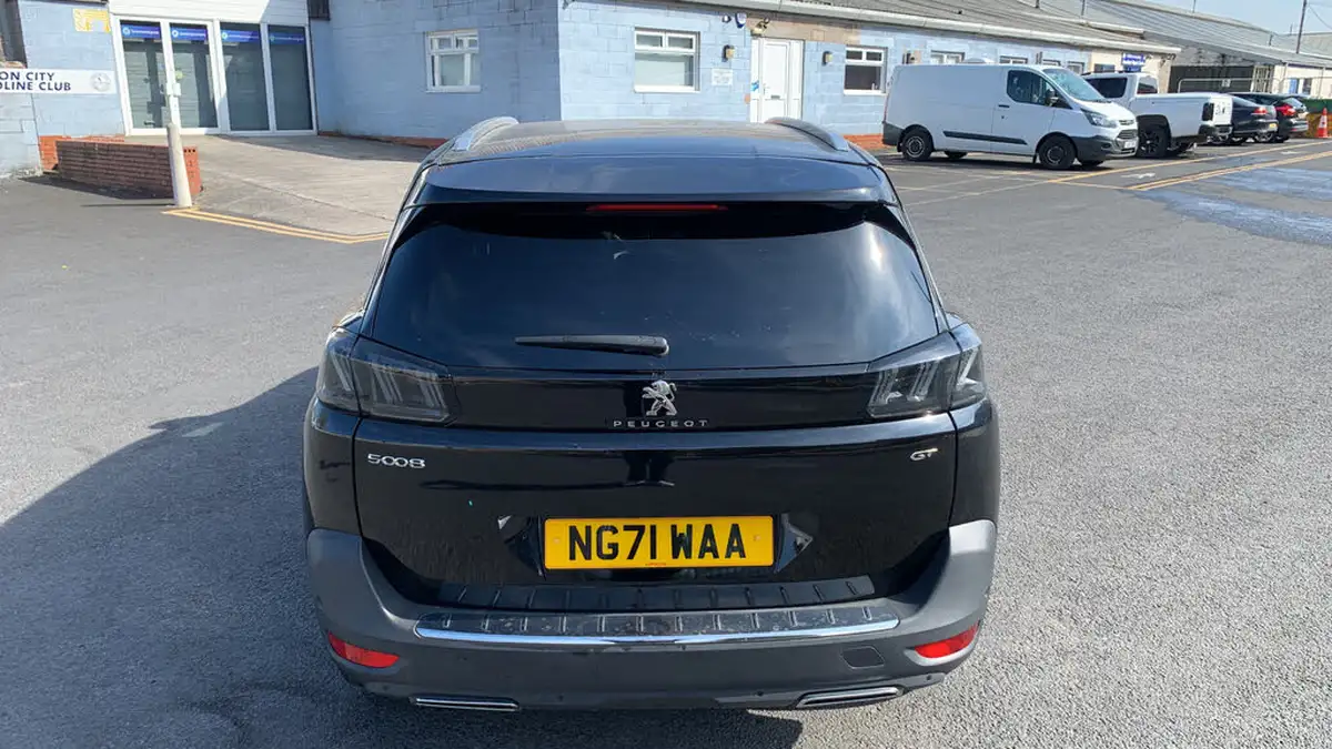 2022-peugeot-5008-suv-15-bluehdi-gt-eat8-big-42