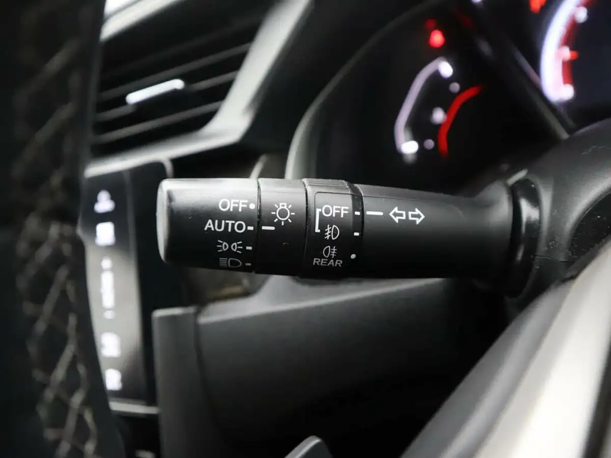 2018-honda-civic-15-vtec-turbo-sport-cvt-big-22