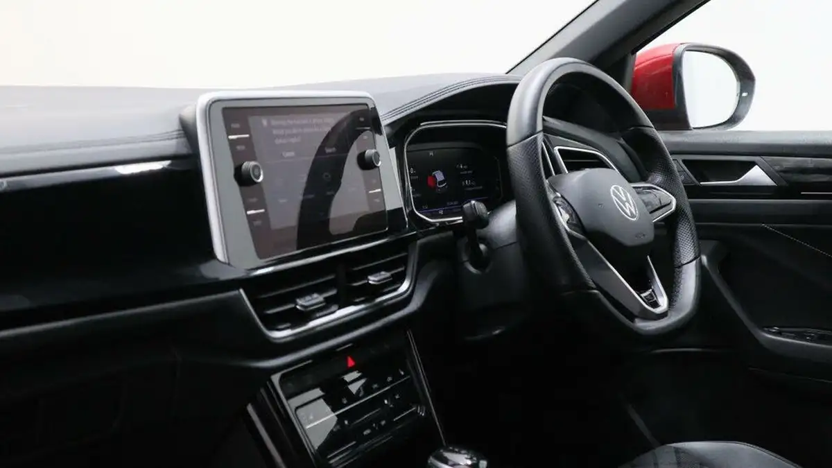 2022-volkswagen-t-roc-15-tsi-r-line-hatchback-5d-dsg-big-1