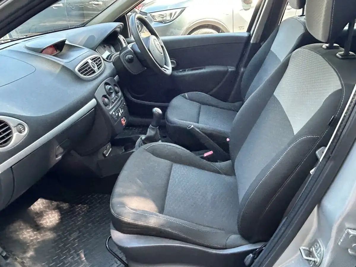 2009-renault-clio-12-expression-16v-75bhp-ac-estate-big-20