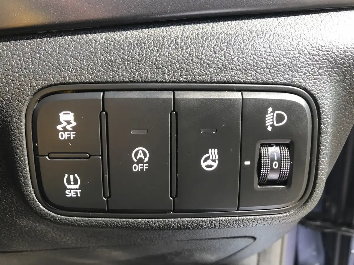 2025-hyundai-i20-10-t-gdi-premium-big-29