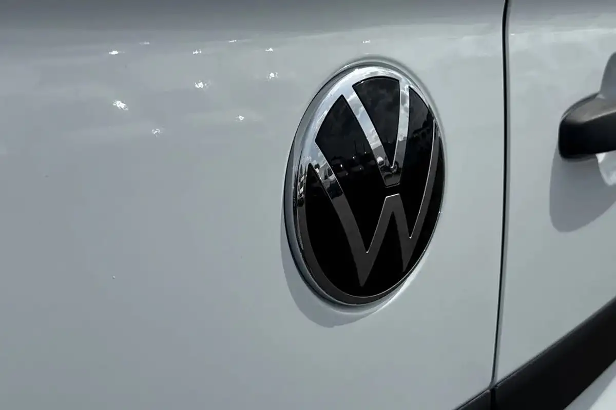 2025-volkswagen-transporter-20tdi-t30-commerce-plus-bmt-swb-150pseu6e-big-26
