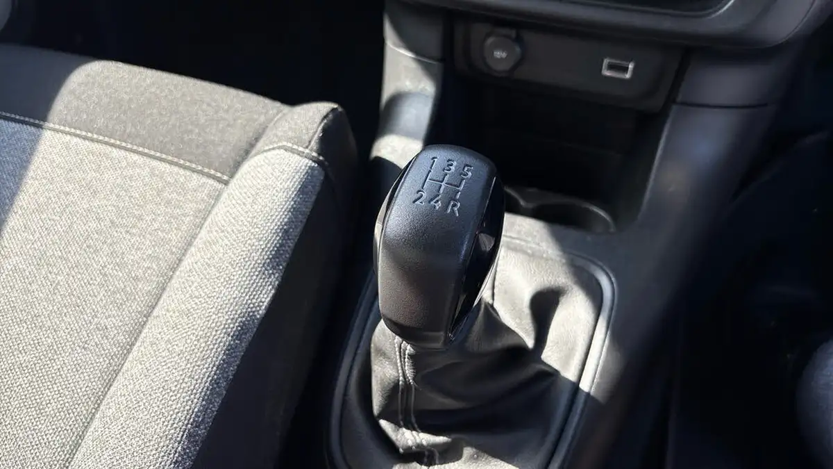 2022-citroen-c3-12-puretech-c-series-big-19