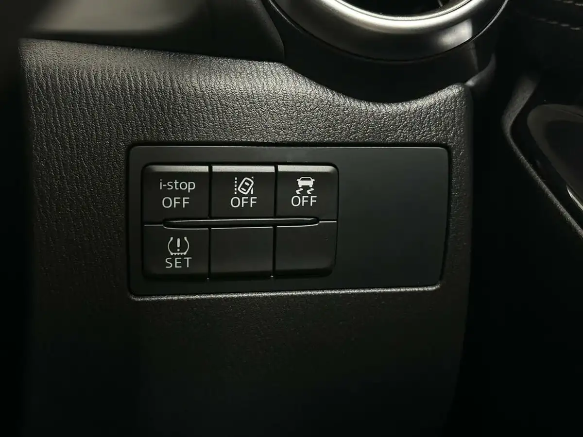 2022-mazda-mazda2-15-e-skyactiv-g-sport-big-14