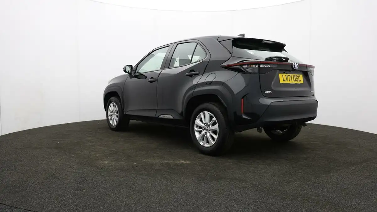 2021-toyota-yaris-cross-15-vvt-i-icon-big-68