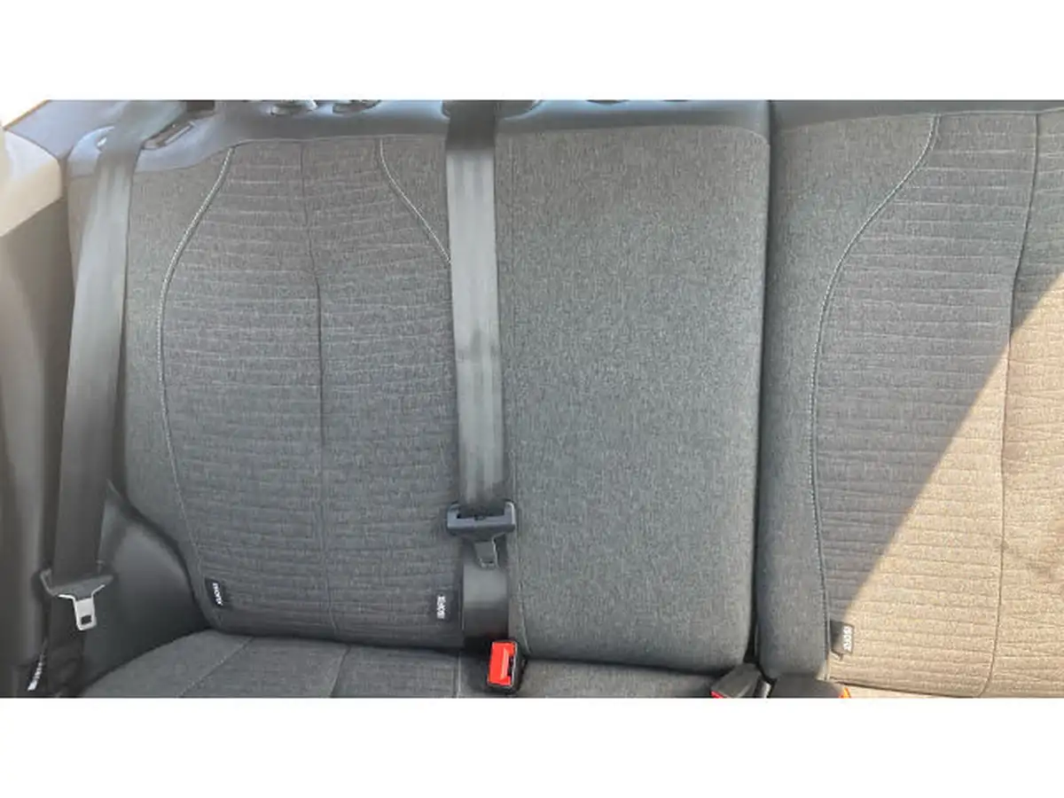 2017-citroen-c3-12-edition-big-14