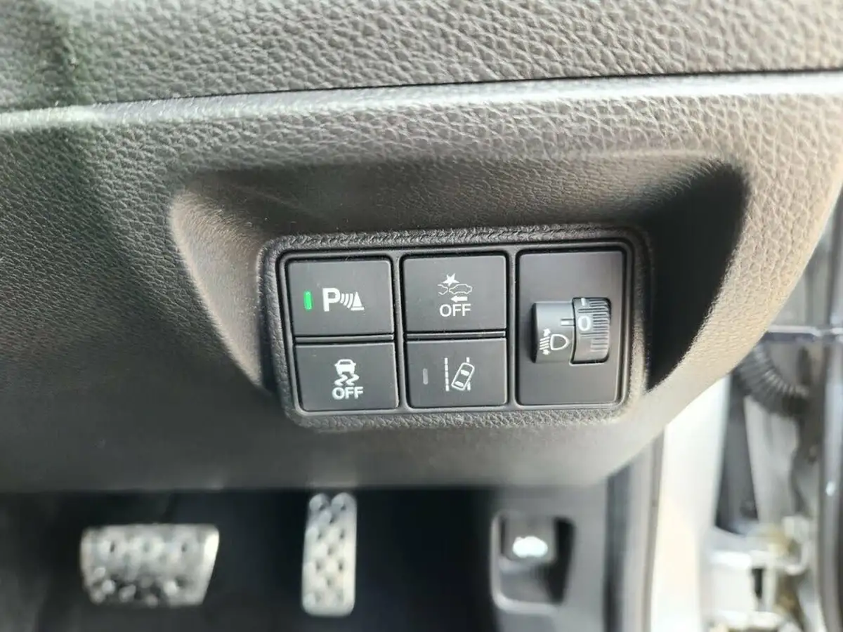 2017-honda-civic-10-vtec-turbo-sr-cvt-big-41