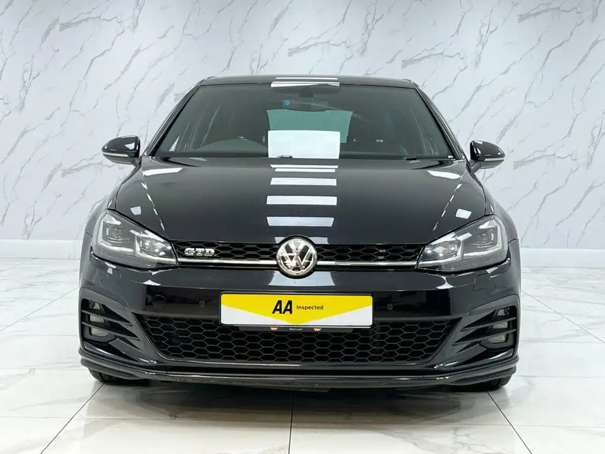 2018-volkswagen-golf-20tdi-gtd-hatchback-5d-big-3