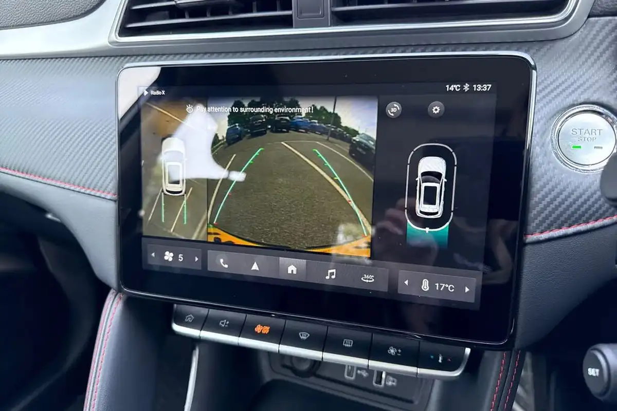 2022-mg-zs-suv-e-trophy-ev-156ps-long-range-big-57
