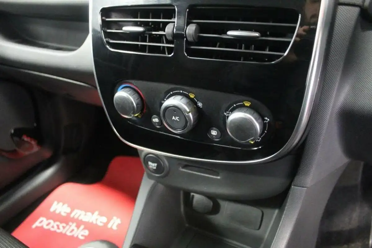 2015-renault-clio-12-dynamique-nav-big-25