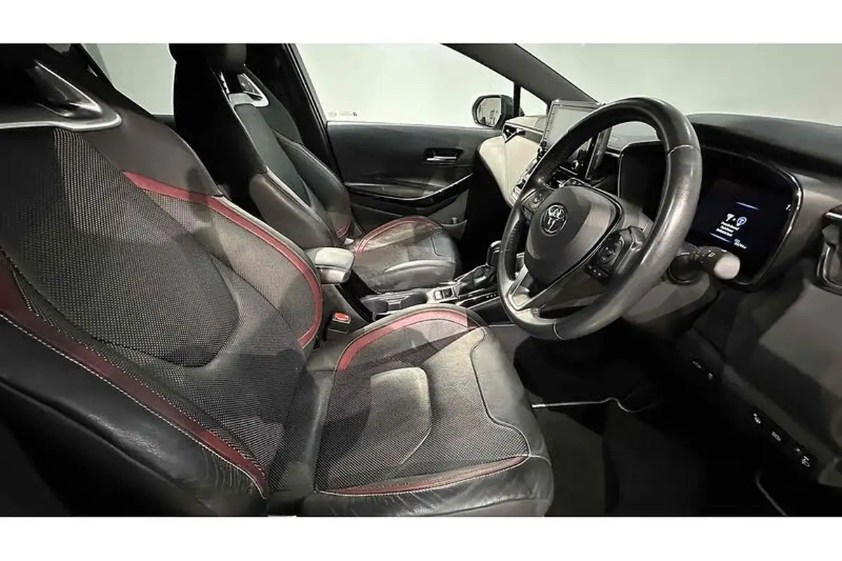 2021-toyota-corolla-18-vvt-i-excel-trk-touring-sports-big-23