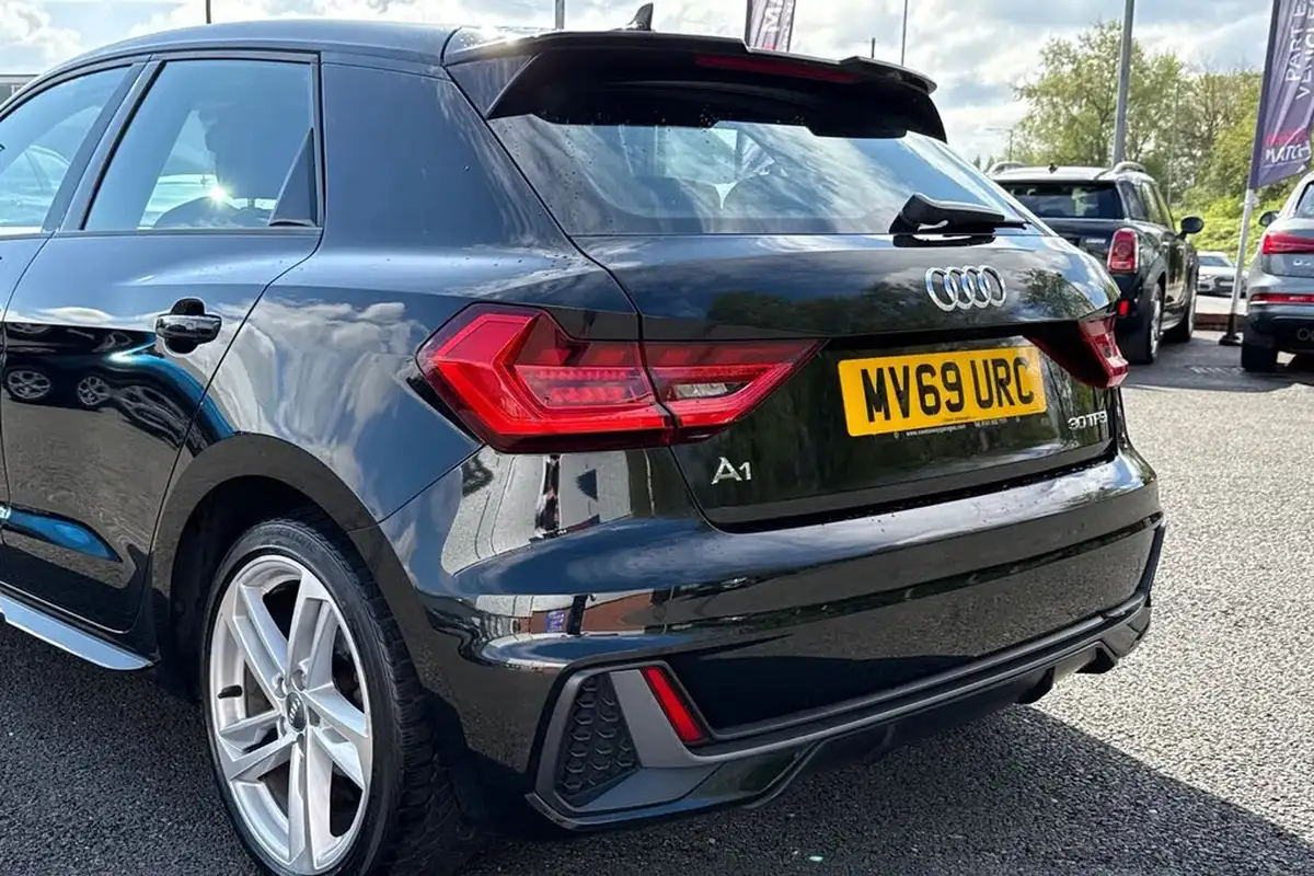 2019-audi-a1-10-30-tfsi-s-line-big-7