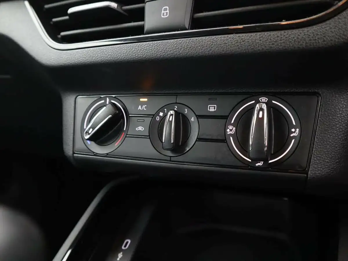 2021-skoda-kamiq-10-tsi-se-109ps-dsg-big-13